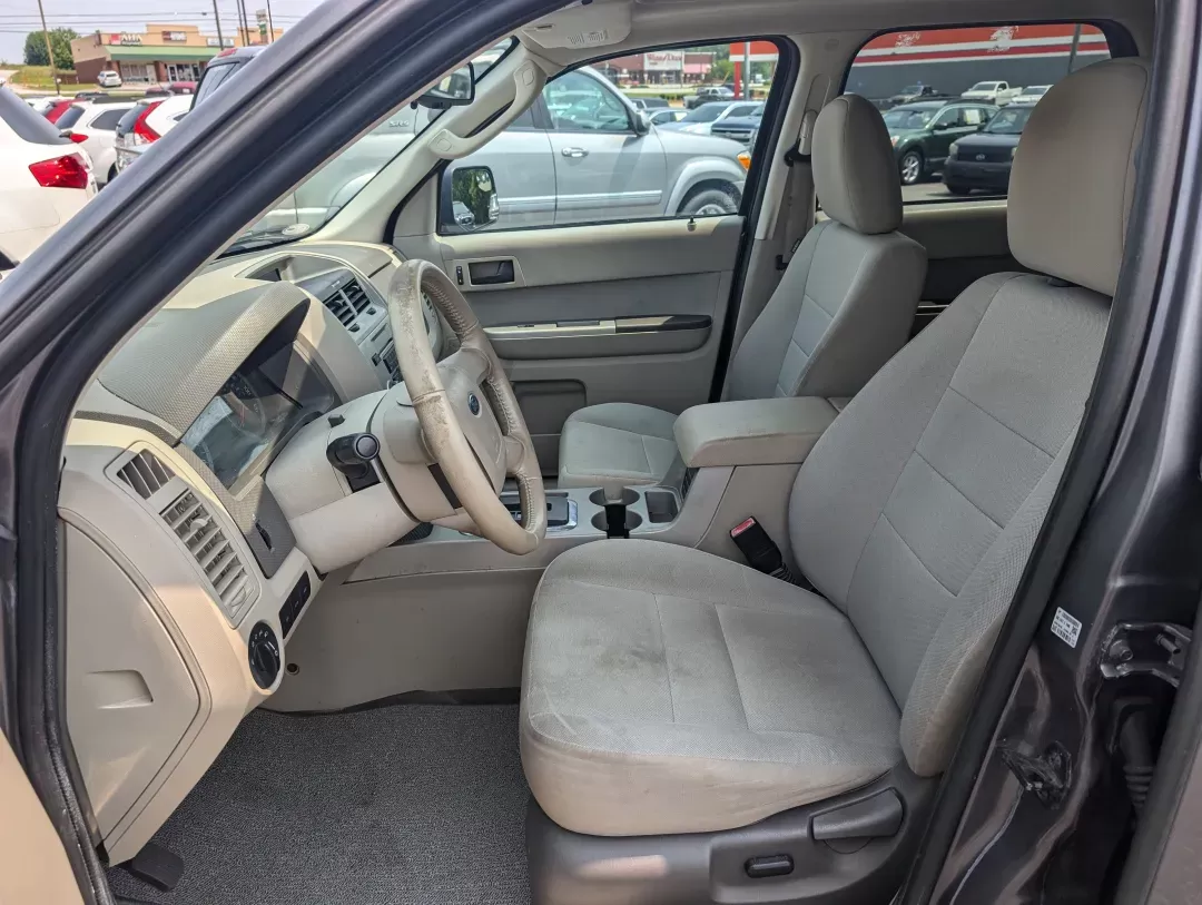 2011 Ford Escape XLT (1FMCU9DG3BK) with an Gas/Ethanol V6 3.0L/181 engine, 6-Speed Automatic transmission, located at 3959 U.S. 80 W, Phenix City, AL, 36870, (334) 297-4885, 32.469296, -85.135185 - 2011 Ford Escape XLT - Photo#9