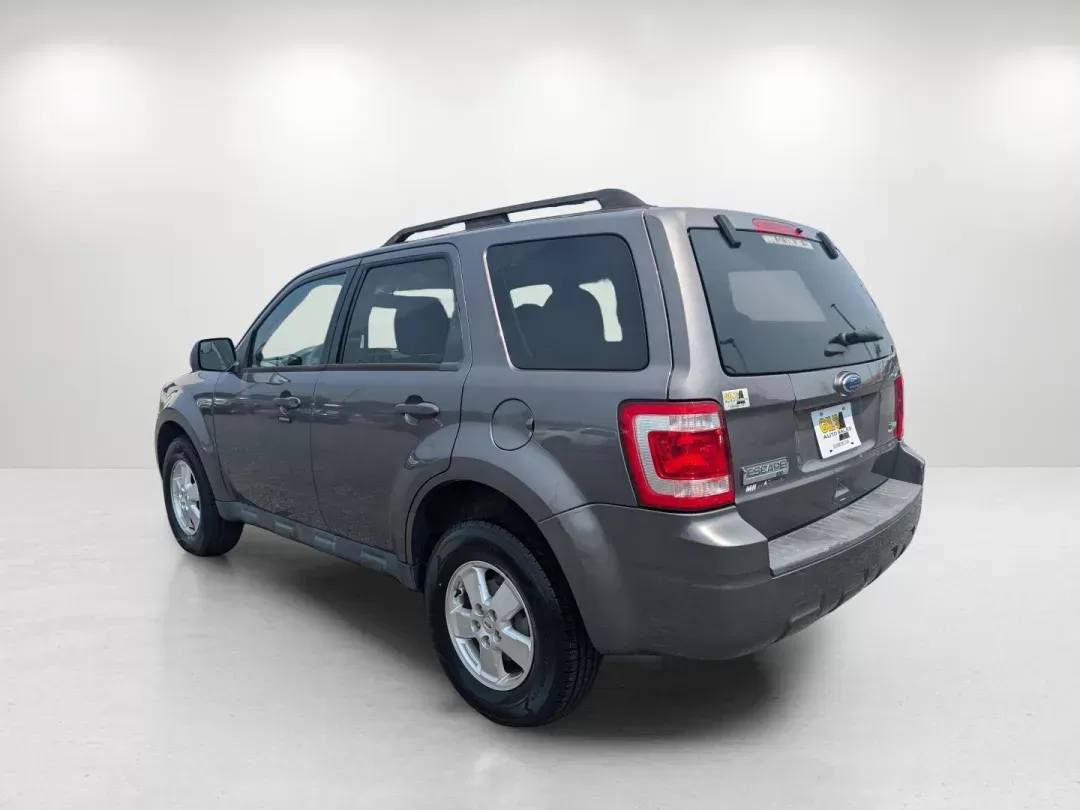 2011 Ford Escape XLT (1FMCU9DG3BK) with an Gas/Ethanol V6 3.0L/181 engine, 6-Speed Automatic transmission, located at 7000 Northlake Connector, Columbus, GA, 31904, (706) 987-8085, 32.524975, -84.978134 - 2011 Ford Escape XLT - Photo#6