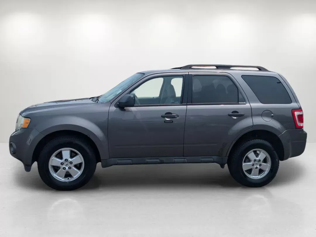 2011 Ford Escape XLT (1FMCU9DG3BK) with an Gas/Ethanol V6 3.0L/181 engine, 6-Speed Automatic transmission, located at 7000 Northlake Connector, Columbus, GA, 31904, (706) 987-8085, 32.524975, -84.978134 - 2011 Ford Escape XLT - Photo#7