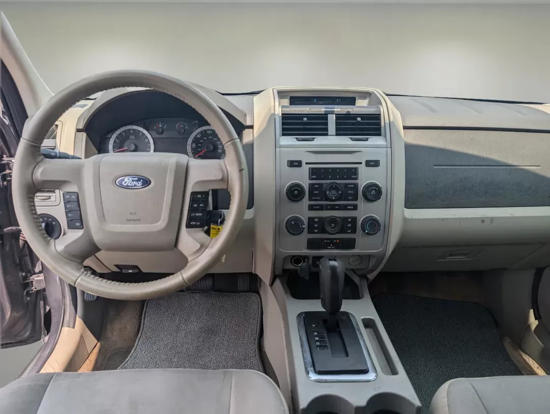 2011 Ford Escape XLT (1FMCU9DG3BK) with an Gas/Ethanol V6 3.0L/181 engine, 6-Speed Automatic transmission, located at 7000 Northlake Connector, Columbus, GA, 31904, (706) 987-8085, 32.524975, -84.978134 - 2011 Ford Escape XLT - Photo#11