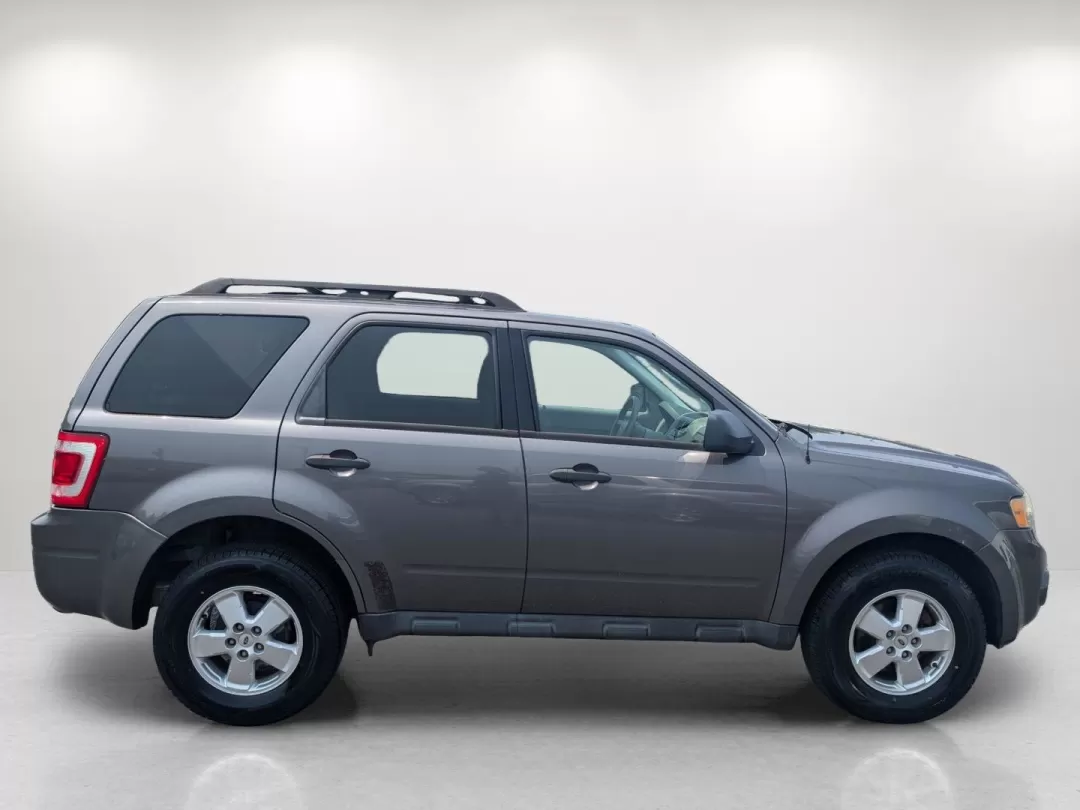 2011 Ford Escape XLT (1FMCU9DG3BK) with an Other engine, located at 1430 Gateway Drive, Opelika, AL, 36801, (334) 239-0944, 32.637871, -85.409790 - **Adventure Awaits with the 2011 Ford Escape XLT Perfect for Your Next Journey!**<br /> <br /> Are you ready to elevate your lifestyle with a versatile SUV that's great for family outings, daily commutes, or weekend adventures? Look no further than the 2011 Ford Escape XLT, now available at Gils Au - Photo#3