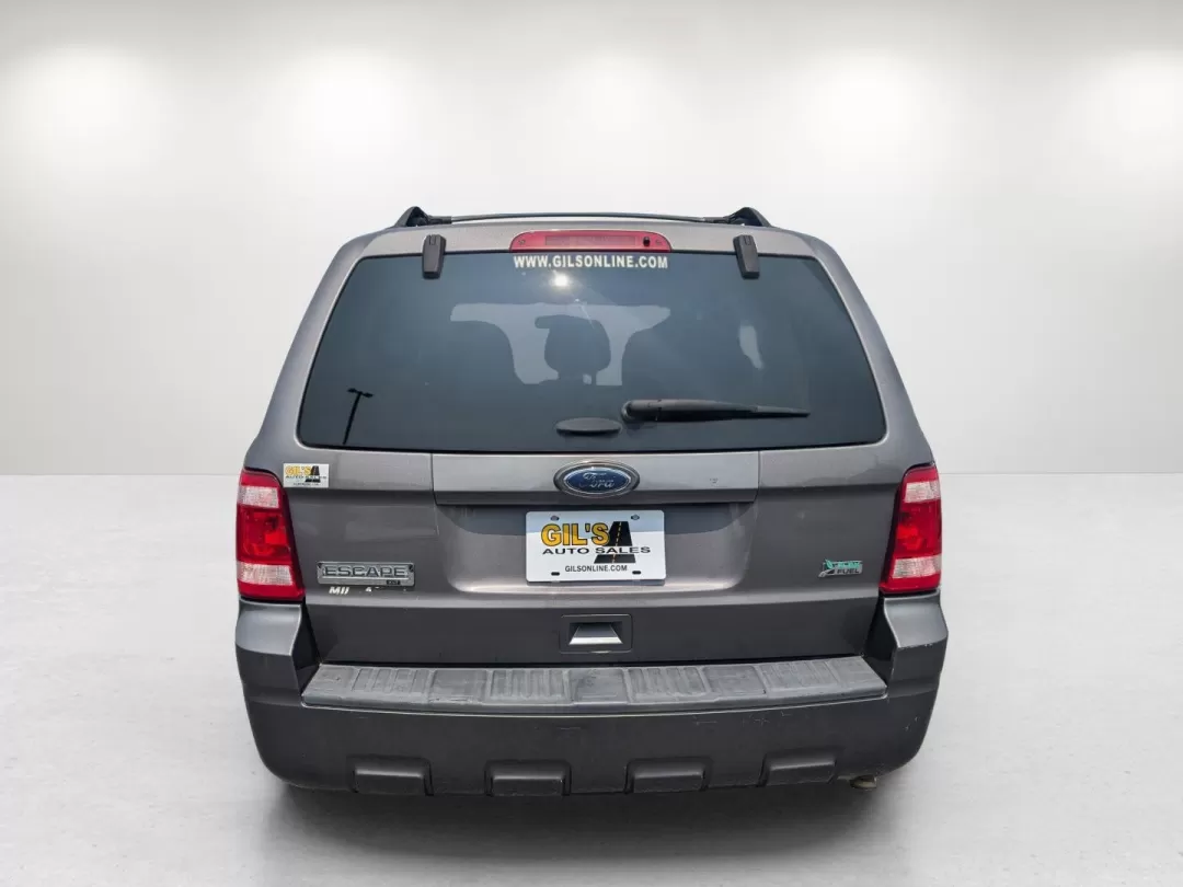 2011 Ford Escape XLT (1FMCU9DG3BK) with an Other engine, located at 1430 Gateway Drive, Opelika, AL, 36801, (334) 239-0944, 32.637871, -85.409790 - **Adventure Awaits with the 2011 Ford Escape XLT Perfect for Your Next Journey!**<br /> <br /> Are you ready to elevate your lifestyle with a versatile SUV that's great for family outings, daily commutes, or weekend adventures? Look no further than the 2011 Ford Escape XLT, now available at Gils Au - Photo#5