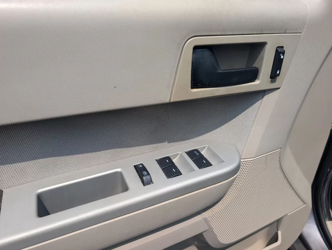 2011 Ford Escape XLT (1FMCU9DG3BK) with an Other engine, located at 1430 Gateway Drive, Opelika, AL, 36801, (334) 239-0944, 32.637871, -85.409790 - **Adventure Awaits with the 2011 Ford Escape XLT Perfect for Your Next Journey!**<br /> <br /> Are you ready to elevate your lifestyle with a versatile SUV that's great for family outings, daily commutes, or weekend adventures? Look no further than the 2011 Ford Escape XLT, now available at Gils Au - Photo#8