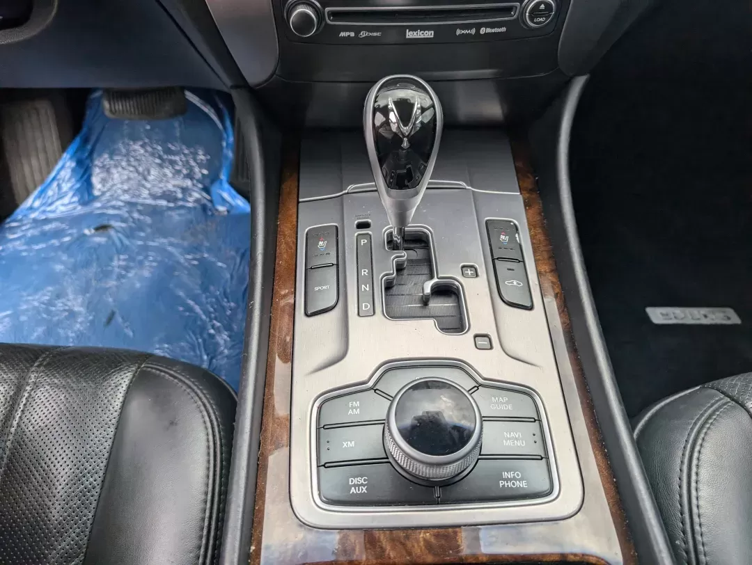 2012 /Jet Black Hyundai Equus Signature (KMHGH4JH6CU) with an Gas V8 5.0L/307 engine, 8-Speed Automatic w/Manual Shift transmission, located at 3959 U.S. 80 W, Phenix City, AL, 36870, (334) 297-4885, 32.469296, -85.135185 - 2012 Hyundai Equus Signature - Photo#14