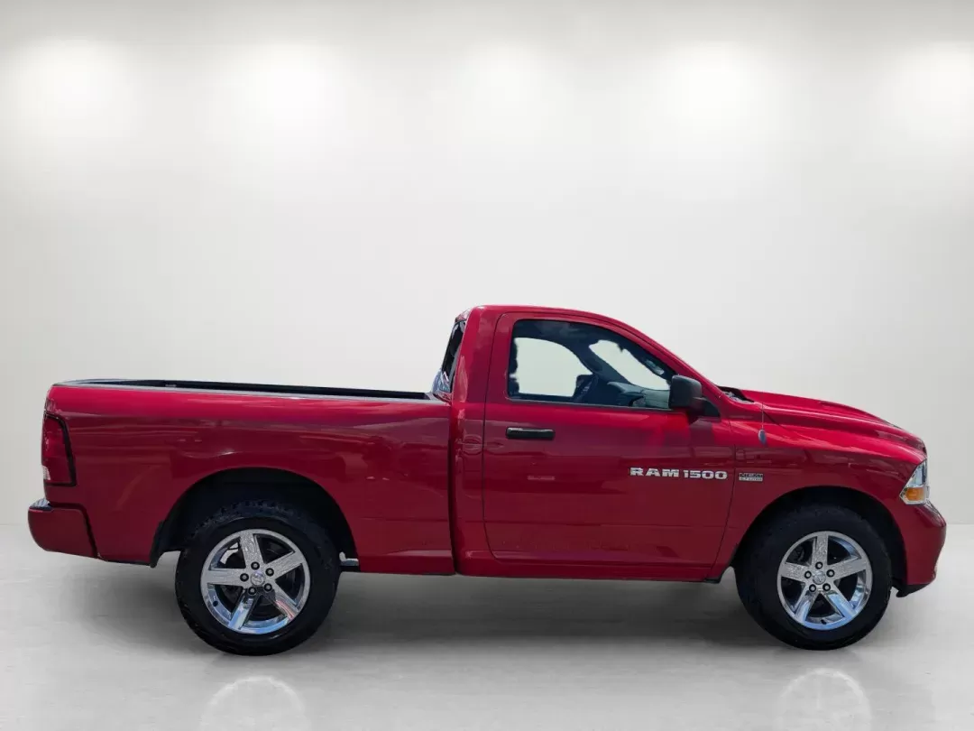 2012 /Dark Slate/Medium Graystone Ram 1500 Express (3C6JD6AT7CG) with an Gas V8 5.7L/345 engine, 6-Speed Automatic transmission, located at 5115 14th Ave., Columbus, GA, 31904, (706) 323-0345, 32.511494, -84.971046 - 2012 Ram 1500 Express - Photo#3