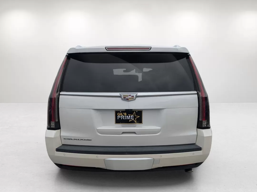 2017 /Jet Black with Jet Black Accents Cadillac Escalade Platinum (1GYS4DKJ5HR) with an Other engine, located at 1430 Gateway Drive, Opelika, AL, 36801, (334) 239-0944, 32.637871, -85.409790 - 2017 Cadillac Escalade Platinum - Photo#5