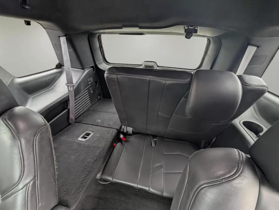 2017 /Jet Black with Jet Black Accents Cadillac Escalade Platinum (1GYS4DKJ5HR) with an Other engine, located at 1430 Gateway Drive, Opelika, AL, 36801, (334) 239-0944, 32.637871, -85.409790 - 2017 Cadillac Escalade Platinum - Photo#11