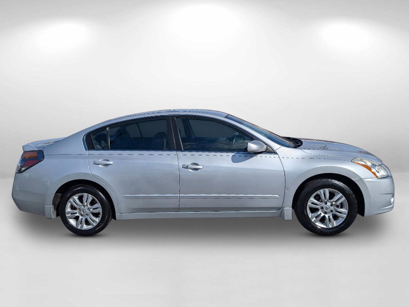 2012 /Charcoal Nissan Altima 2.5 S (1N4AL2AP8CC) with an Gas I4 2.5L/ engine, 1-Speed Continuously Variable Ratio transmission, located at 521 Old Farm Lane Rd, Prattville, AL, 36066, (334) 325-1505, 32.482460, -86.416367 - 2012 Nissan Altima 2.5 S - Photo#3