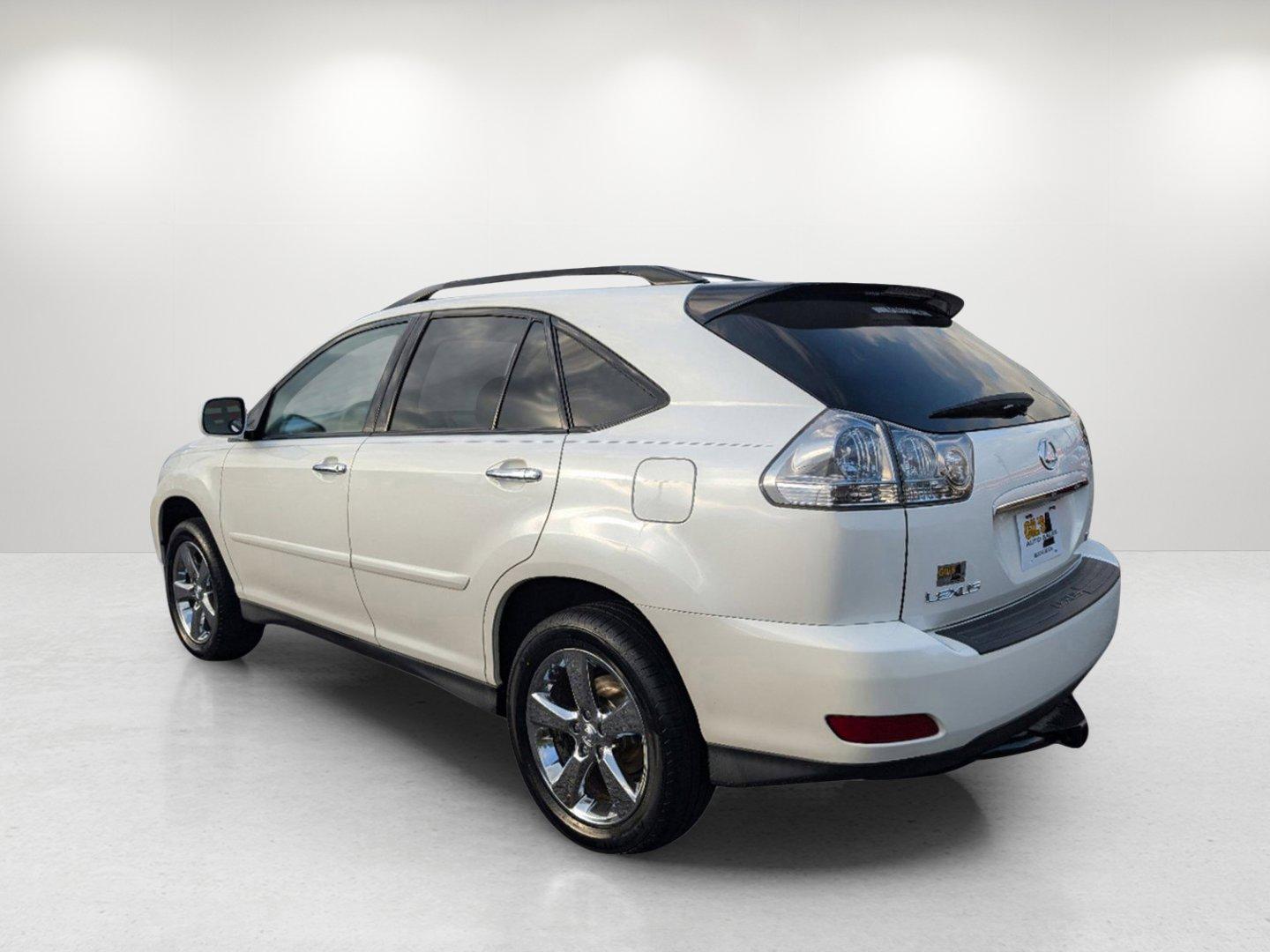 2007 Lexus RX 350 (2T2HK31U67C) with an Gas V6 3.5L/210 engine, 5-Speed Automatic transmission, located at 1430 Gateway Drive, Opelika, AL, 36801, (334) 239-0944, 32.637871, -85.409790 - 2007 Lexus RX 350 - Photo#6