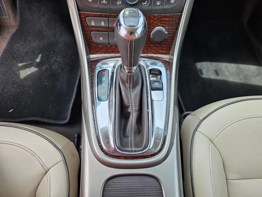 2013 /Cocoa/Light Neutral Chevrolet Malibu LT (1G11E5SA4DF) with an Other engine, located at 521 Old Farm Lane Rd, Prattville, AL, 36066, (334) 325-1505, 32.482460, -86.416367 - **Unlock Your Next Adventure with the 2013 Chevrolet Malibu LT at Gils Auto!**<br /> <br /> Are you looking for a reliable vehicle that fits your busy lifestyle? The 2013 Chevrolet Malibu LT is the perfect sedan for those who crave comfort, style, and technology while maintaining an eye on budget-fr - Photo#12