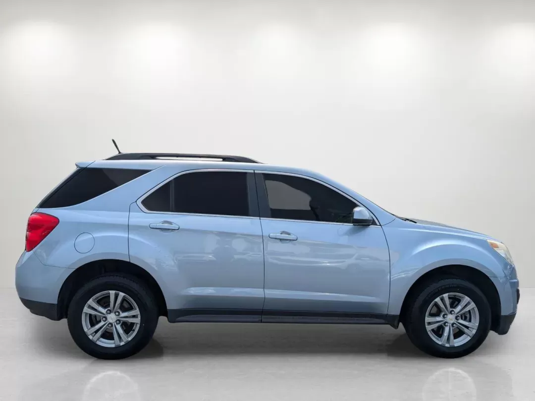 2015 /Jet Black Chevrolet Equinox LT (2GNALBEK4F6) with an Gas/Ethanol I4 2.4/145 engine, 6-Speed Automatic transmission, located at 3959 U.S. 80 W, Phenix City, AL, 36870, (334) 297-4885, 32.469296, -85.135185 - 2015 Chevrolet Equinox LT - Photo#4