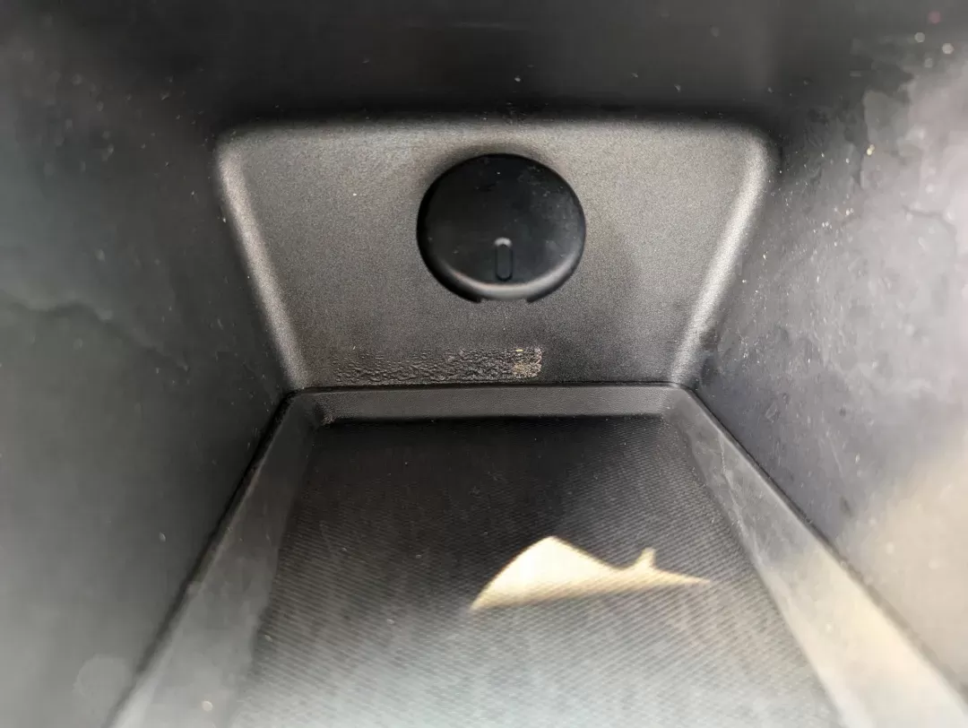 2015 /Jet Black Chevrolet Equinox LT (2GNALBEK4F6) with an Gas/Ethanol I4 2.4/145 engine, 6-Speed Automatic transmission, located at 3959 U.S. 80 W, Phenix City, AL, 36870, (334) 297-4885, 32.469296, -85.135185 - 2015 Chevrolet Equinox LT - Photo#13