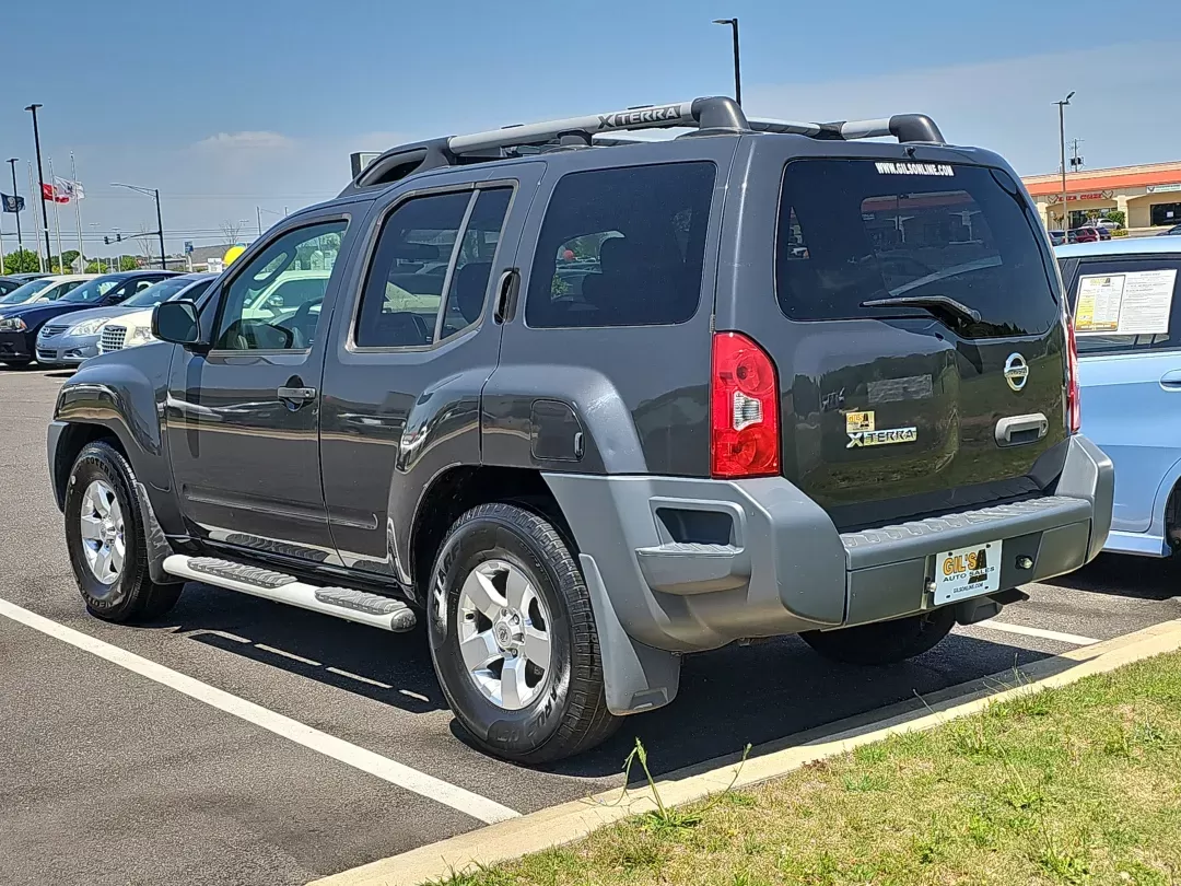 2010 Night Armor Pearl /Gray Nissan Xterra S (5N1AN0NU1AC) with an Gas V6 4.0L/ engine, 5-Speed Automatic w/OD transmission, located at 521 Old Farm Lane Rd, Prattville, AL, 36066, (334) 325-1505, 32.482460, -86.416367 - 2010 Nissan Xterra S - Photo#5