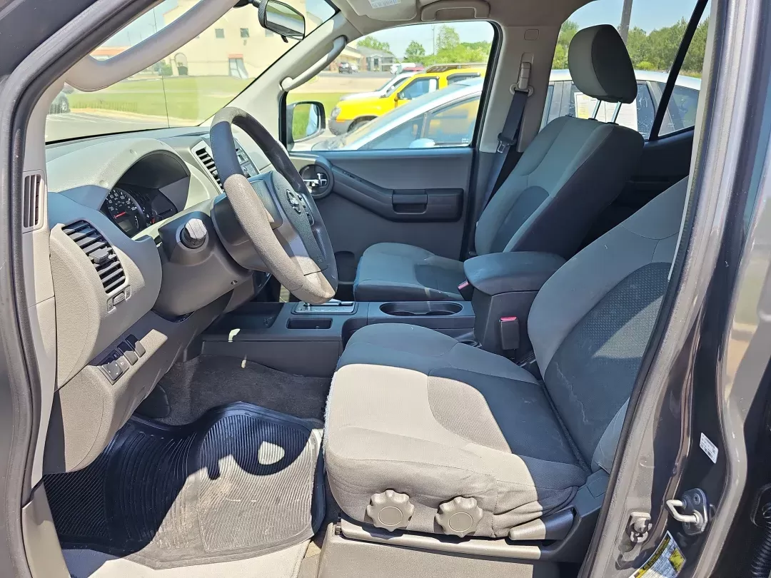 2010 Night Armor Pearl /Gray Nissan Xterra S (5N1AN0NU1AC) with an Gas V6 4.0L/ engine, 5-Speed Automatic w/OD transmission, located at 521 Old Farm Lane Rd, Prattville, AL, 36066, (334) 325-1505, 32.482460, -86.416367 - 2010 Nissan Xterra S - Photo#7