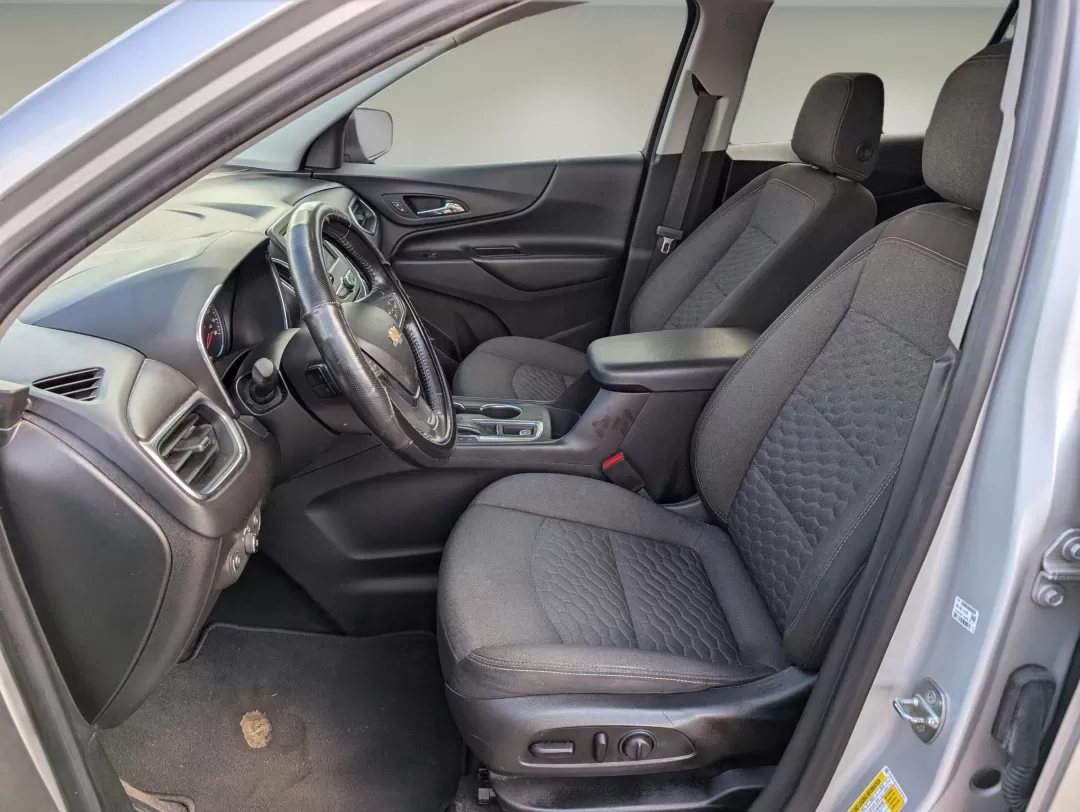 2020 /Jet Black Chevrolet Equinox LT (2GNAXJEVXL6) with an Other engine, located at 3959 U.S. 80 W, Phenix City, AL, 36870, (334) 297-4885, 32.469296, -85.135185 - ### Elevate Your Lifestyle with the 2020 Chevrolet Equinox LT<br /> <br /> Are you ready to take your family adventures to the next level? Look no further than this stunning 2020 Chevrolet Equinox LT, available now at Gils Auto in Phenix City, AL. This versatile SUV is designed for growing families - Photo#9