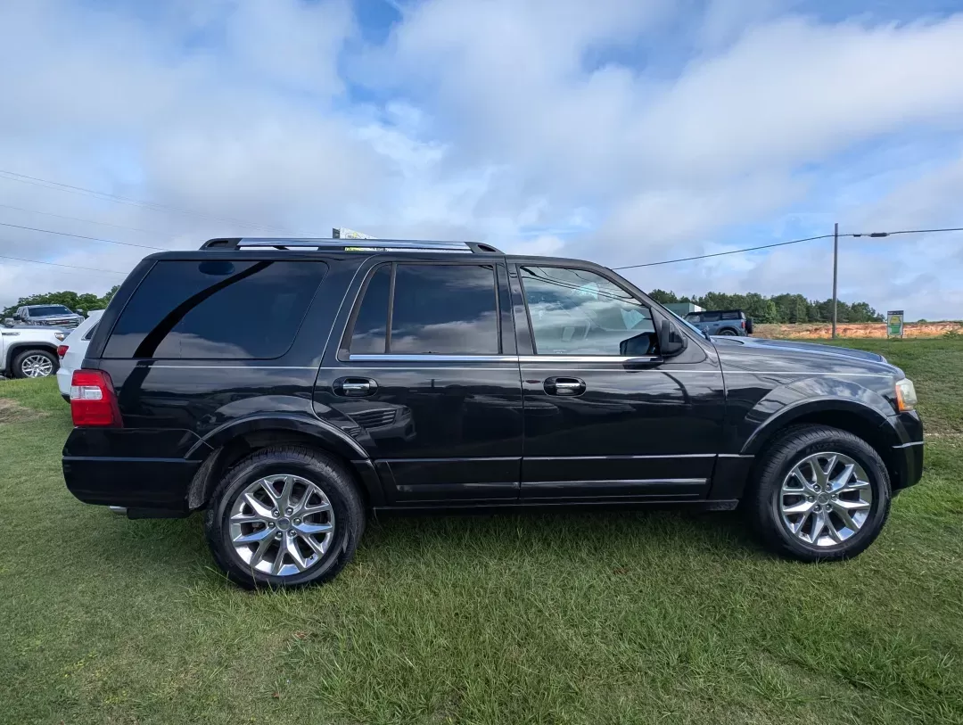 2015 Ford Expedition Limited (1FMJU1KTXFE) with an Twin Turbo Regular Unleaded V-6 3.5 L/213 engine, 6-Speed Automatic w/OD transmission, located at 3959 U.S. 80 W, Phenix City, AL, 36870, (334) 297-4885, 32.469296, -85.135185 - 2015 Ford Expedition Limited - Photo#3
