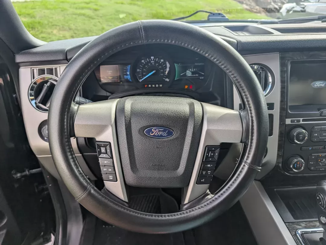 2015 Ford Expedition Limited (1FMJU1KTXFE) with an Twin Turbo Regular Unleaded V-6 3.5 L/213 engine, 6-Speed Automatic w/OD transmission, located at 3959 U.S. 80 W, Phenix City, AL, 36870, (334) 297-4885, 32.469296, -85.135185 - 2015 Ford Expedition Limited - Photo#14