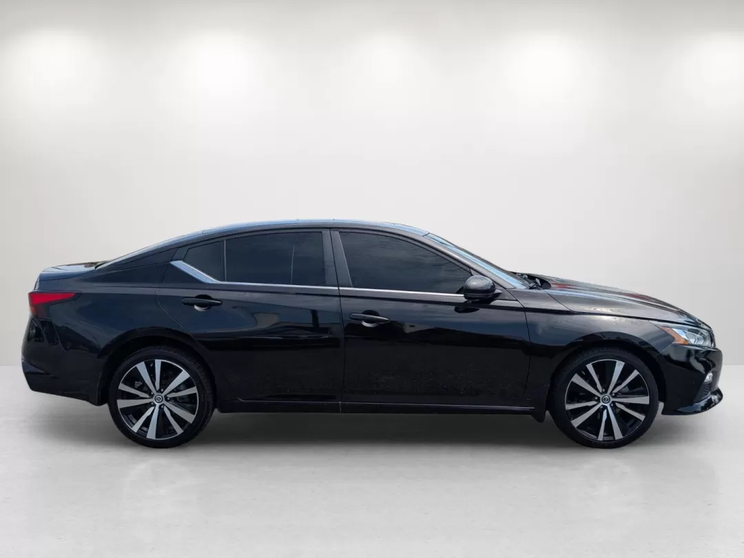 2019 Super Black /Sport Nissan Altima 2.5 SR (1N4BL4CW1KN) with an Other engine, located at 5115 14th Ave., Columbus, GA, 31904, (706) 323-0345, 32.511494, -84.971046 - 2019 Nissan Altima 2.5 SR - Photo#3