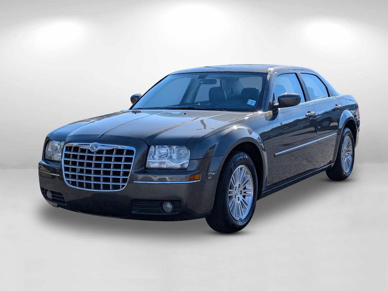 2008 /Dark Slate Gray Chrysler 300 Touring (2C3KA53G48H) with an Gas V6 3.5L/214 engine, 4-Speed Automatic transmission, located at 7000 Northlake Connector, Columbus, GA, 31904, (706) 987-8085, 32.524975, -84.978134 - 2008 Chrysler 300 Touring - Photo#15