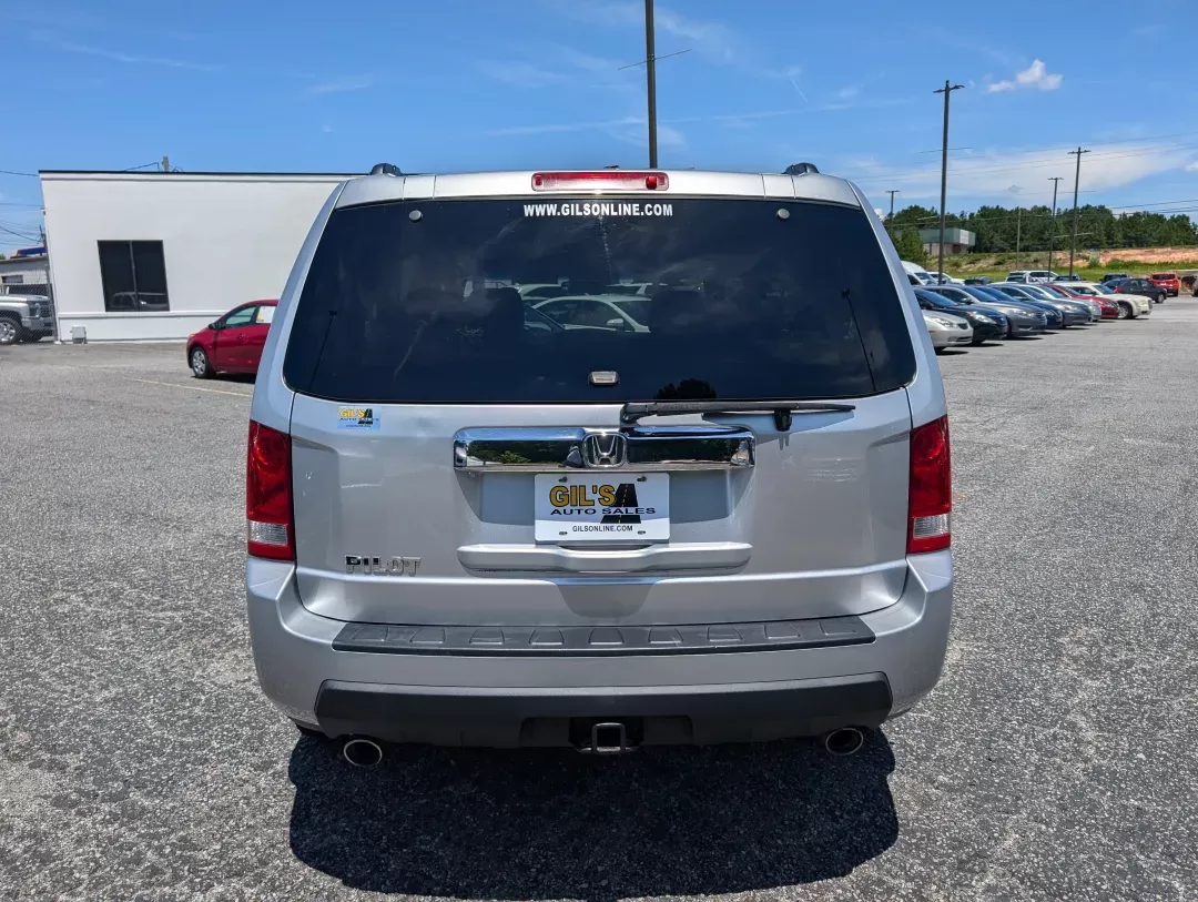 2010 Honda Pilot EX (5FNYF3H47AB) with an Other engine, located at 3959 U.S. 80 W, Phenix City, AL, 36870, (334) 297-4885, 32.469296, -85.135185 - **Explore Life in Comfort and Style with the 2010 Honda Pilot at Gils Auto!**<br /> <br /> Are you searching for a dependable SUV that can handle everything from family road trips to daily commutes? Look no further! The 2010 Honda Pilot EX is designed specifically for those who need a versatile vehi - Photo#20
