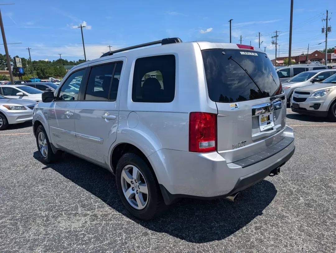 2010 Honda Pilot EX (5FNYF3H47AB) with an Other engine, located at 3959 U.S. 80 W, Phenix City, AL, 36870, (334) 297-4885, 32.469296, -85.135185 - **Explore Life in Comfort and Style with the 2010 Honda Pilot at Gils Auto!**<br /> <br /> Are you searching for a dependable SUV that can handle everything from family road trips to daily commutes? Look no further! The 2010 Honda Pilot EX is designed specifically for those who need a versatile vehi - Photo#21
