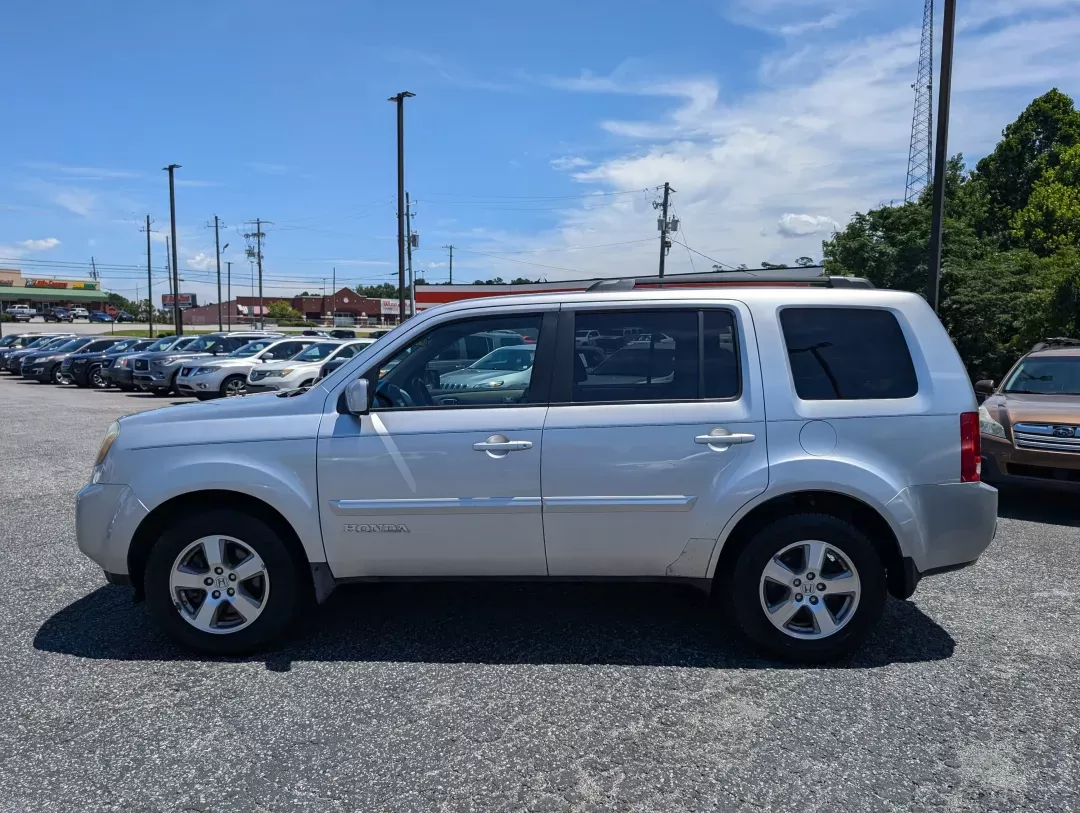 2010 Honda Pilot EX (5FNYF3H47AB) with an Other engine, located at 3959 U.S. 80 W, Phenix City, AL, 36870, (334) 297-4885, 32.469296, -85.135185 - **Explore Life in Comfort and Style with the 2010 Honda Pilot at Gils Auto!**<br /> <br /> Are you searching for a dependable SUV that can handle everything from family road trips to daily commutes? Look no further! The 2010 Honda Pilot EX is designed specifically for those who need a versatile vehi - Photo#22