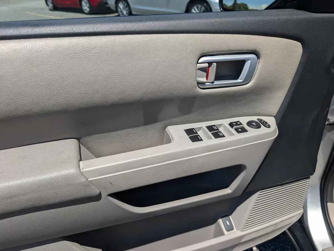 2010 Honda Pilot EX (5FNYF3H47AB) with an Other engine, located at 3959 U.S. 80 W, Phenix City, AL, 36870, (334) 297-4885, 32.469296, -85.135185 - **Explore Life in Comfort and Style with the 2010 Honda Pilot at Gils Auto!**<br /> <br /> Are you searching for a dependable SUV that can handle everything from family road trips to daily commutes? Look no further! The 2010 Honda Pilot EX is designed specifically for those who need a versatile vehi - Photo#23