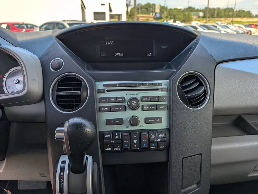 2010 Honda Pilot EX (5FNYF3H47AB) with an Other engine, located at 3959 U.S. 80 W, Phenix City, AL, 36870, (334) 297-4885, 32.469296, -85.135185 - **Explore Life in Comfort and Style with the 2010 Honda Pilot at Gils Auto!**<br /> <br /> Are you searching for a dependable SUV that can handle everything from family road trips to daily commutes? Look no further! The 2010 Honda Pilot EX is designed specifically for those who need a versatile vehi - Photo#30