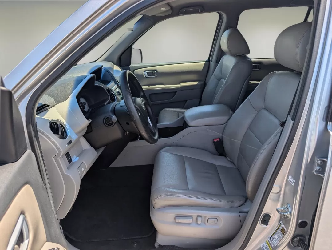 2010 Honda Pilot EX (5FNYF3H47AB) with an Other engine, located at 521 Old Farm Lane Rd, Prattville, AL, 36066, (334) 325-1505, 32.482460, -86.416367 - **Explore Life in Comfort and Style with the 2010 Honda Pilot at Gils Auto!**<br /> <br /> Are you searching for a dependable SUV that can handle everything from family road trips to daily commutes? Look no further! The 2010 Honda Pilot EX is designed specifically for those who need a versatile vehi - Photo#9