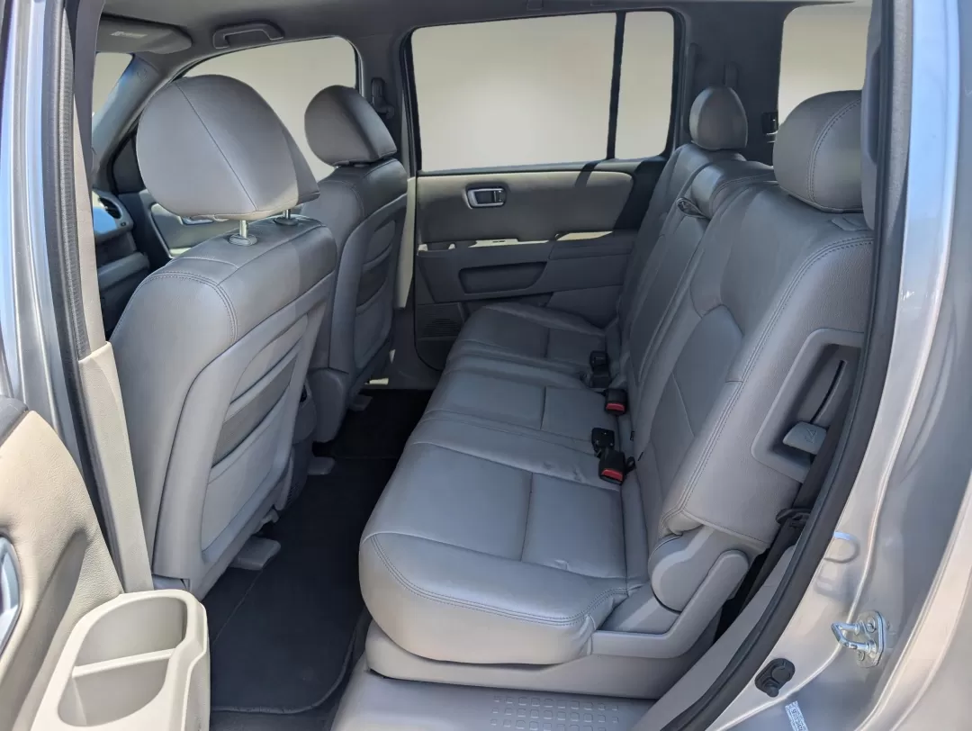 2010 Honda Pilot EX (5FNYF3H47AB) with an Other engine, located at 521 Old Farm Lane Rd, Prattville, AL, 36066, (334) 325-1505, 32.482460, -86.416367 - **Explore Life in Comfort and Style with the 2010 Honda Pilot at Gils Auto!**<br /> <br /> Are you searching for a dependable SUV that can handle everything from family road trips to daily commutes? Look no further! The 2010 Honda Pilot EX is designed specifically for those who need a versatile vehi - Photo#10