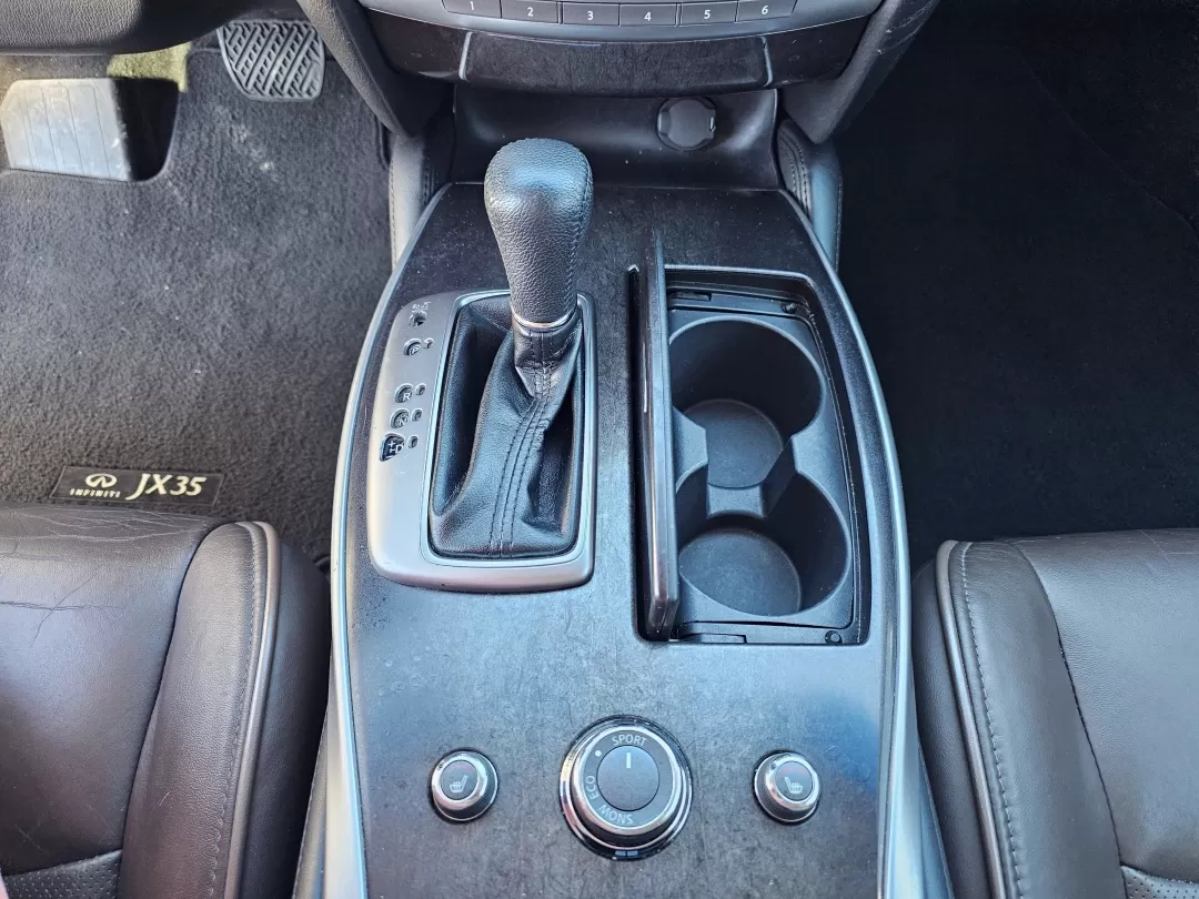 2013 /Java Infiniti JX35 (5N1AL0MNXDC) with an Other engine, located at 3959 U.S. 80 W, Phenix City, AL, 36870, (334) 297-4885, 32.469296, -85.135185 - Explore the open road in style with this stunning 2013 Infiniti JX35, perfect for families and adventurers alike! With its exquisite Midnight Garnet exterior and luxurious Java leather interior, this SUV combines elegance with functionality, making it a fantastic choice for anyone looking to elevate - Photo#12