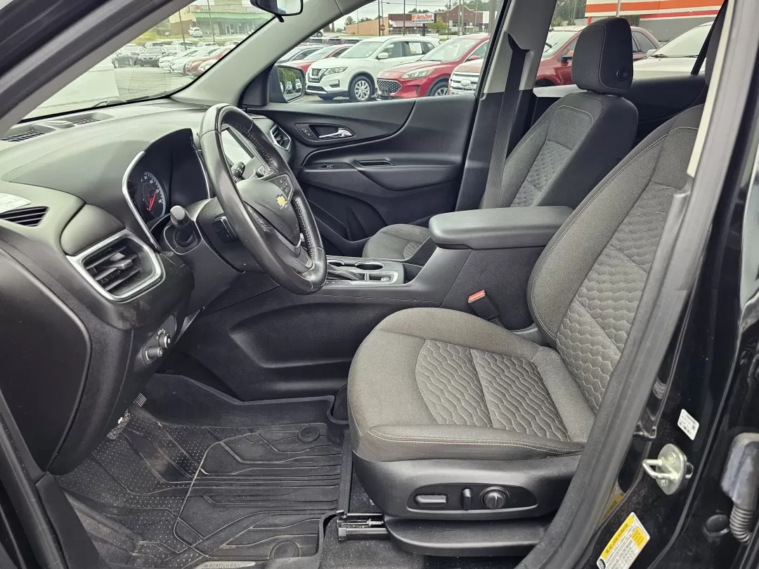 2018 Mosaic Black Metallic /Jet Black Chevrolet Equinox LT (2GNAXJEV6J6) with an Other engine, located at 3959 U.S. 80 W, Phenix City, AL, 36870, (334) 297-4885, 32.469296, -85.135185 - Are you ready for your next adventure? Whether you're gearing up for family road trips or navigating daily commutes, the 2018 Chevrolet Equinox LT is the ideal companion for your lifestyle. Featuring a sleek Mosaic Black Metallic exterior and a spacious interior, this SUV offers the perfect blend of - Photo#9