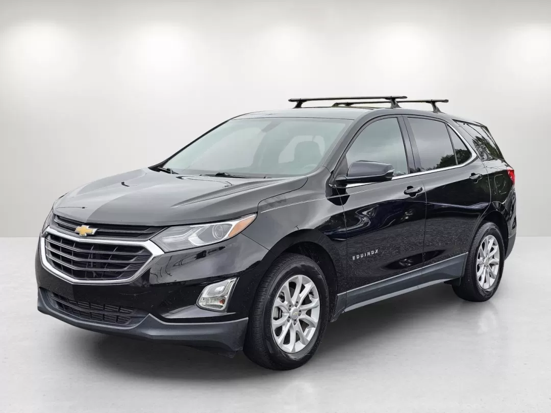 2018 Chevrolet Equinox LT photo 2