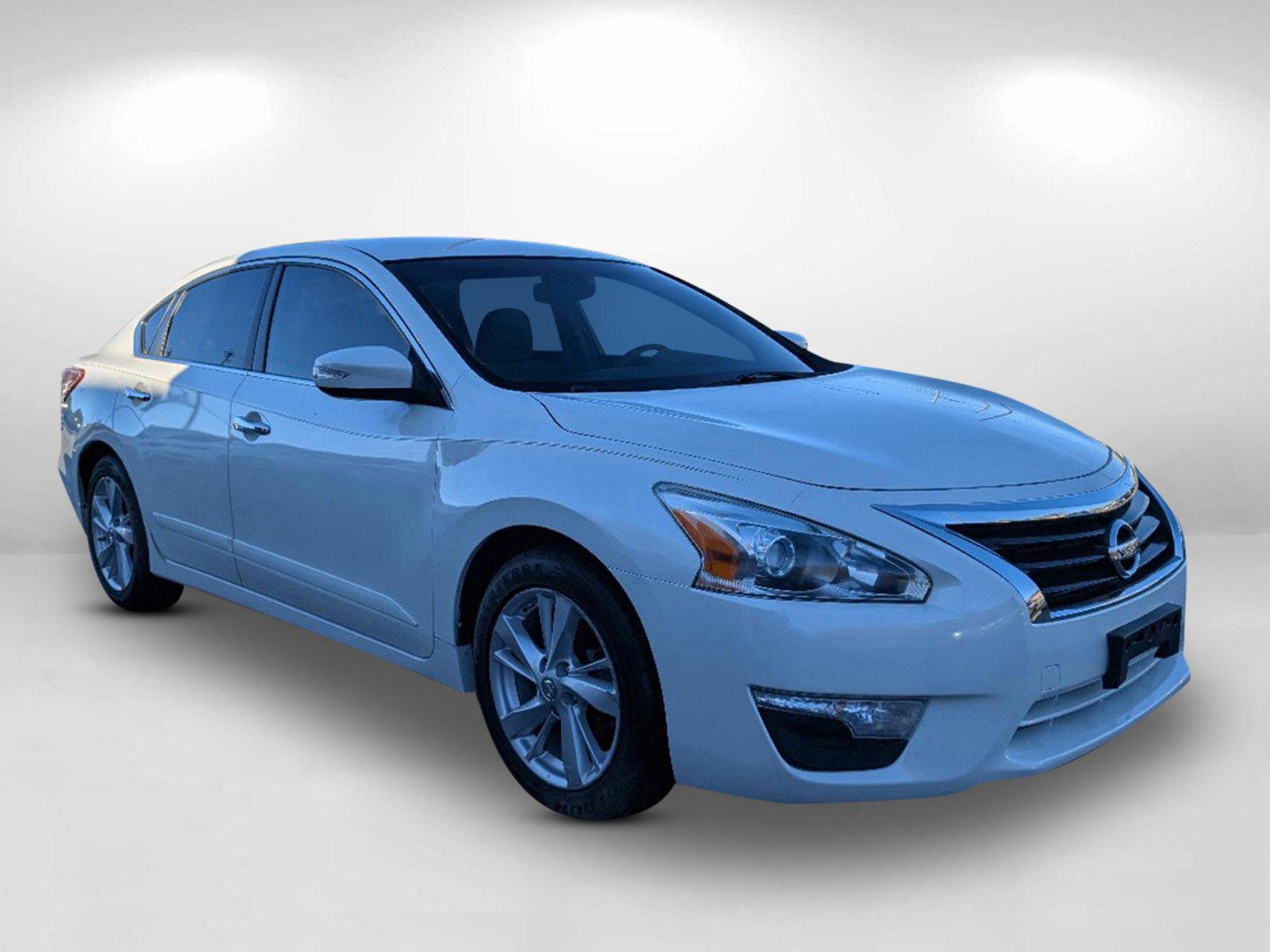 2013 /Beige Nissan Altima 2.5 SV (1N4AL3AP8DC) with an Gas I4 2.5L/152 engine, 1-Speed Continuously Variable Ratio transmission, located at 3959 U.S. 80 W, Phenix City, AL, 36870, (334) 297-4885, 32.469296, -85.135185 - 2013 Nissan Altima 2.5 SV - Photo#2