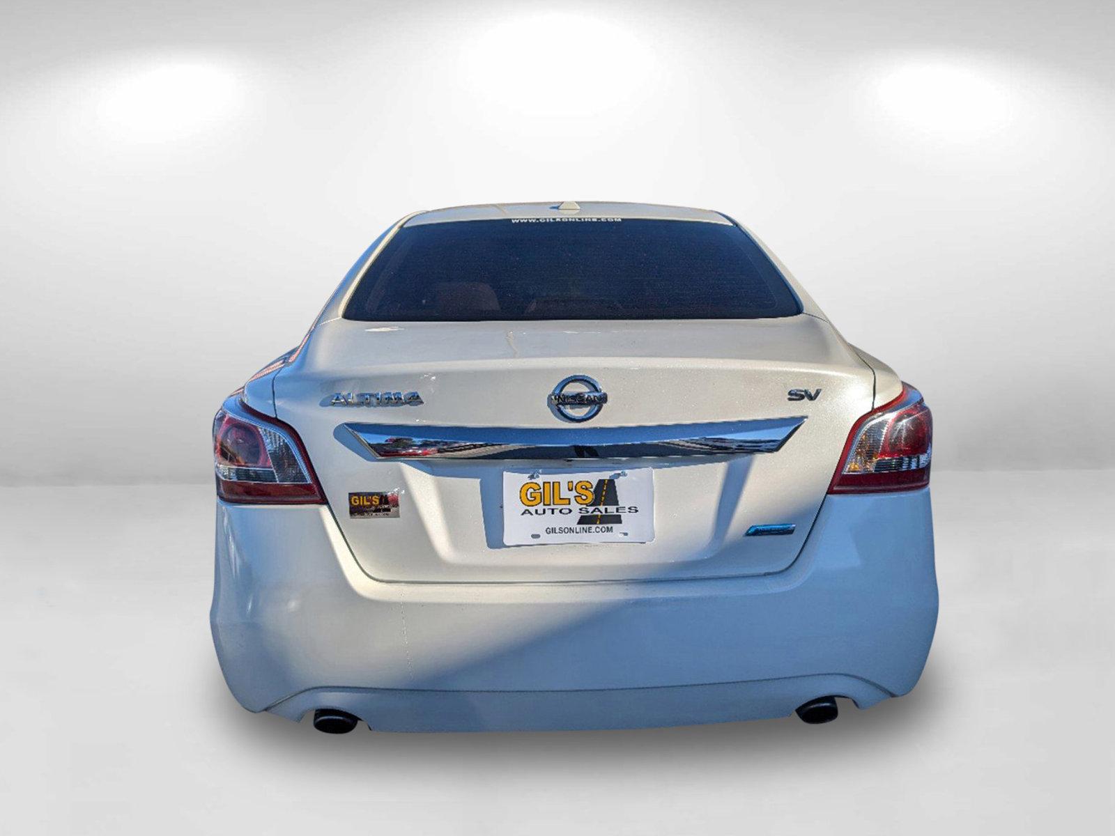 2013 /Beige Nissan Altima 2.5 SV (1N4AL3AP8DC) with an Gas I4 2.5L/152 engine, 1-Speed Continuously Variable Ratio transmission, located at 3959 U.S. 80 W, Phenix City, AL, 36870, (334) 297-4885, 32.469296, -85.135185 - 2013 Nissan Altima 2.5 SV - Photo#5