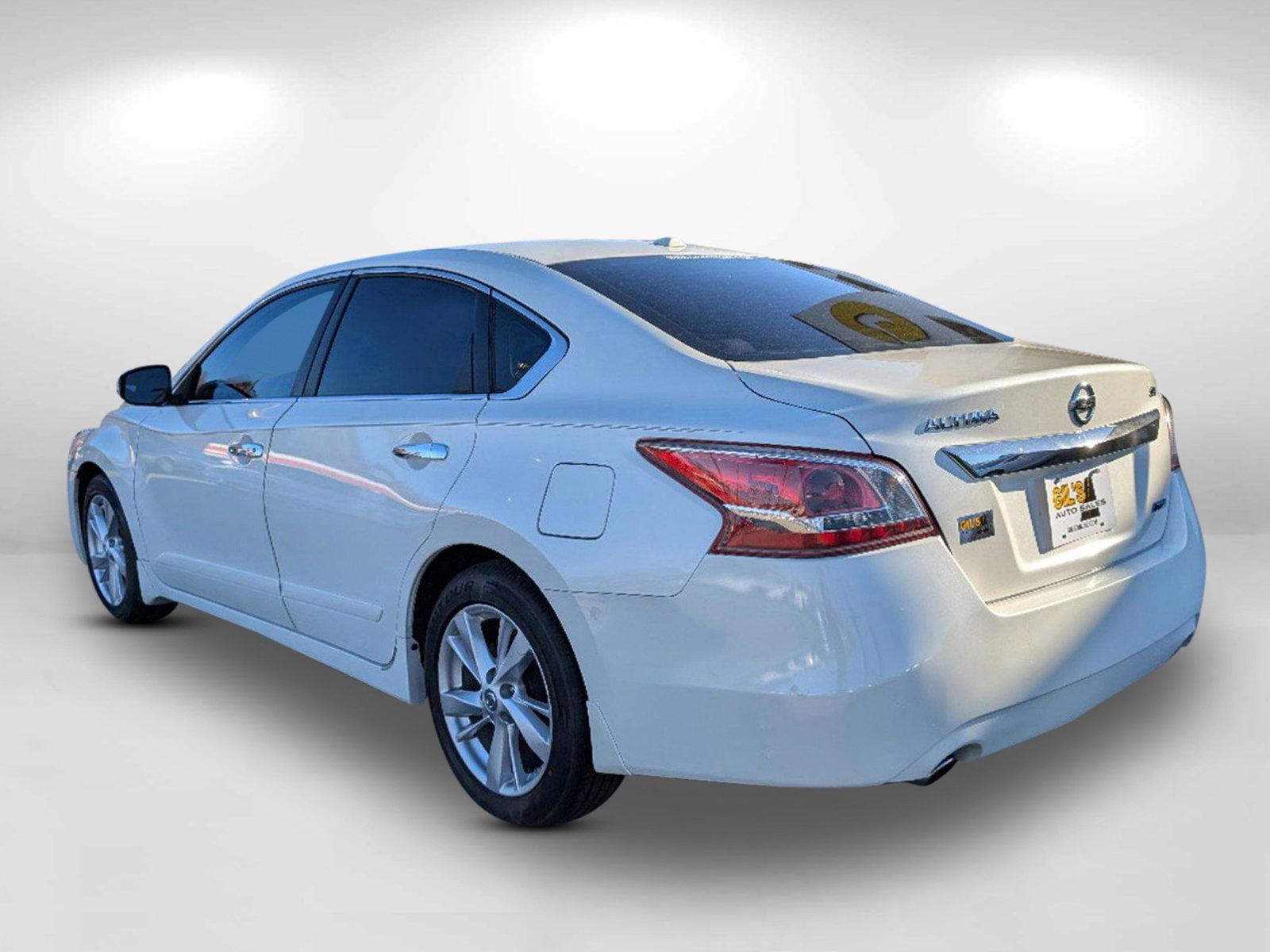 2013 /Beige Nissan Altima 2.5 SV (1N4AL3AP8DC) with an Gas I4 2.5L/152 engine, 1-Speed Continuously Variable Ratio transmission, located at 3959 U.S. 80 W, Phenix City, AL, 36870, (334) 297-4885, 32.469296, -85.135185 - 2013 Nissan Altima 2.5 SV - Photo#6