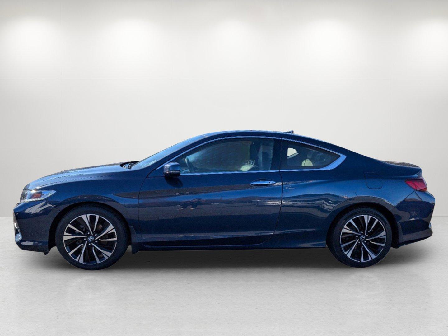 2017 Honda Accord Coupe EX-L (1HGCT1B80HA) with an Regular Unleaded I-4 2.4 L/144 engine, 1-Speed CVT w/OD transmission, located at 1430 Gateway Drive, Opelika, AL, 36801, (334) 239-0944, 32.637871, -85.409790 - 2017 Honda Accord Coupe EX-L - Photo#7