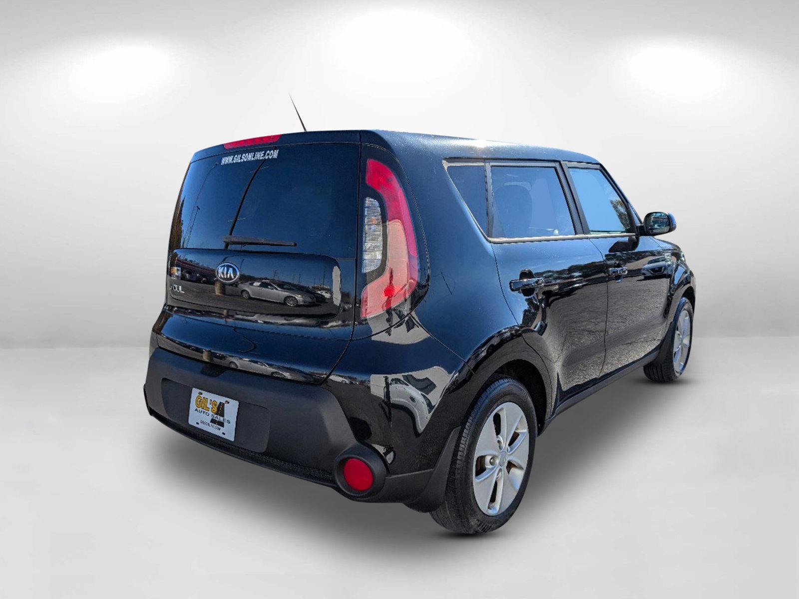 2016 /Gray 2-Tone Kia Soul Base (KNDJN2A22G7) with an Regular Unleaded I-4 1.6 L/97 engine, 6-Speed Automatic w/OD transmission, located at 804 22nd Ave, Phenix City, AL, 36870, (334) 297-1860, 32.484749, -85.024475 - 2016 Kia Soul Base - Photo#4