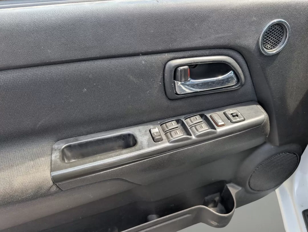 2009 /Ebony Chevrolet Colorado LT w/1LT (1GCCS13E198) with an Other engine, located at 3959 U.S. 80 W, Phenix City, AL, 36870, (334) 297-4885, 32.469296, -85.135185 - 2009 Chevrolet Colorado LT w/1LT - Photo#8