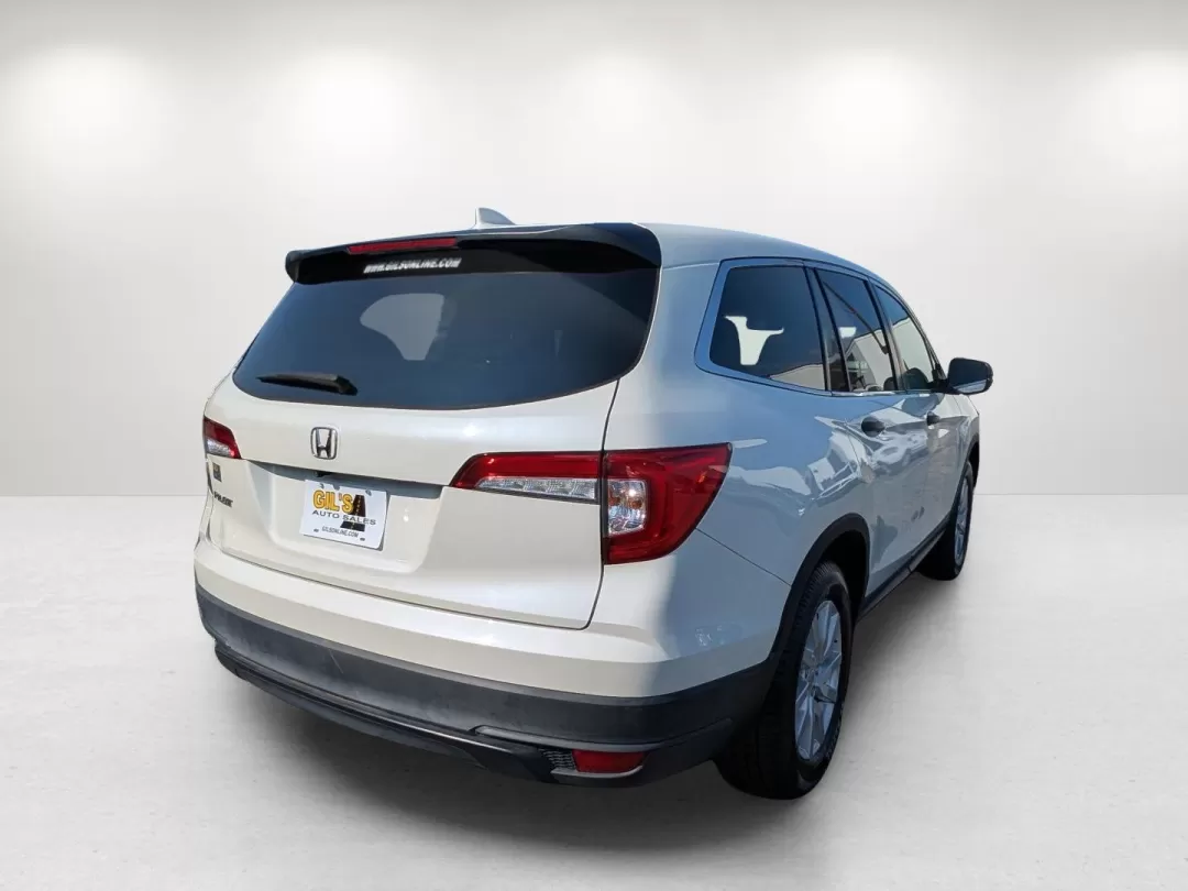 2019 Honda Pilot LX (5FNYF5H1XKB) with an Other engine, located at 5115 14th Ave., Columbus, GA, 31904, (706) 323-0345, 32.511494, -84.971046 - **Adventure Awaits with the 2019 Honda Pilot LX - Your Family SUV at Gils Auto!**<br /> <br /> Are you on the lookout for the perfect family vehicle that can handle daily commutes and weekend adventures alike? Look no further than the 2019 Honda Pilot LX, available now at Gils Auto in Phenix City, A - Photo#4