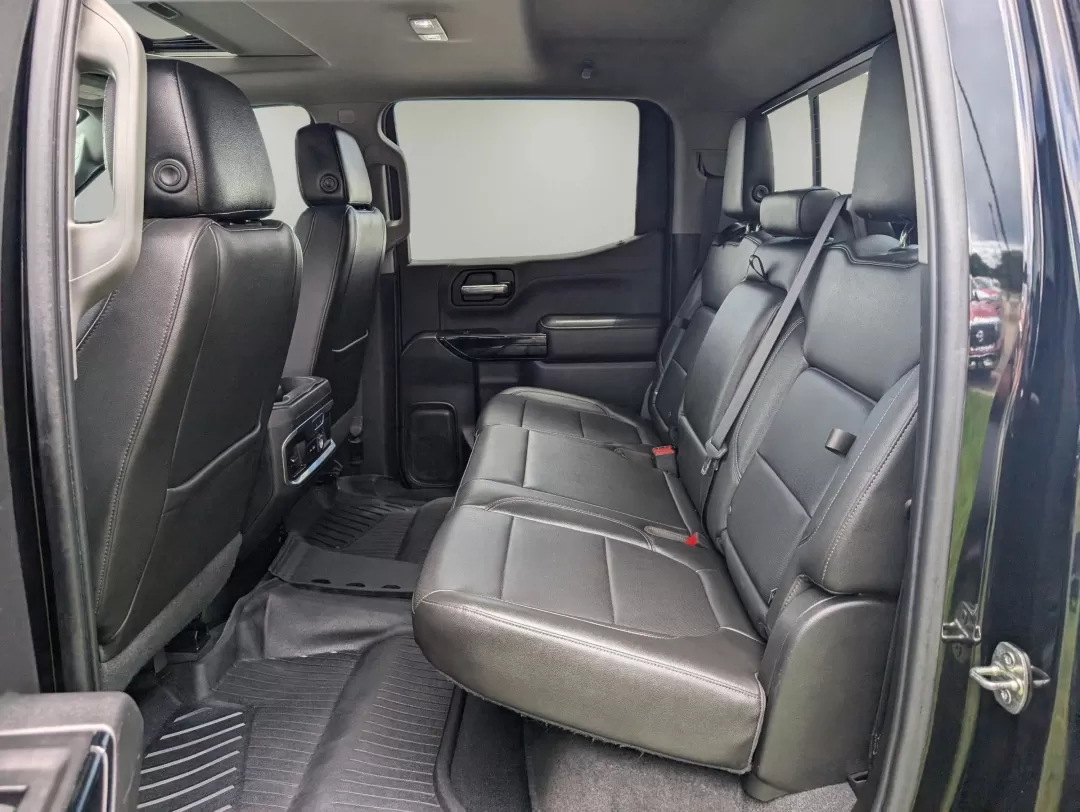 2019 /Jet Black GMC Sierra 1500 SLT (1GTU9DEL5KZ) with an Other engine, located at 7000 Northlake Connector, Columbus, GA, 31904, (706) 987-8085, 32.524975, -84.978134 - Elevate your lifestyle with the exceptional 2019 GMC Sierra 1500 SLT, an ideal companion for both weekend adventures and daily commutes. With its robust 4WD capability and impressive towing capacity, this Crew Cab Pickup is perfect for families and outdoor enthusiasts alike. Whether you're hauling e - Photo#10