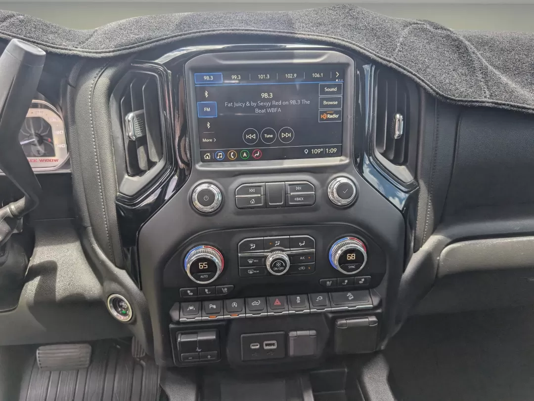 2019 /Jet Black GMC Sierra 1500 SLT (1GTU9DEL5KZ) with an Other engine, located at 7000 Northlake Connector, Columbus, GA, 31904, (706) 987-8085, 32.524975, -84.978134 - Elevate your lifestyle with the exceptional 2019 GMC Sierra 1500 SLT, an ideal companion for both weekend adventures and daily commutes. With its robust 4WD capability and impressive towing capacity, this Crew Cab Pickup is perfect for families and outdoor enthusiasts alike. Whether you're hauling e - Photo#14