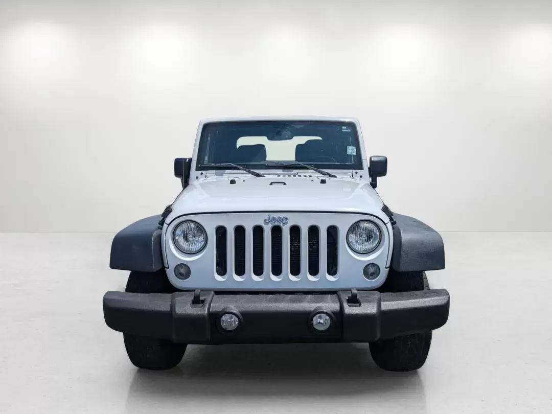 2015 Bright White Clearcoat /Black Jeep Wrangler Rubicon (1C4BJWCG4FL) with an Regular Unleaded V-6 3.6 L/220 engine, 5-Speed Automatic w/OD transmission, located at 1430 Gateway Drive, Opelika, AL, 36801, (334) 239-0944, 32.637871, -85.409790 - 2015 Jeep Wrangler Rubicon - Photo#1