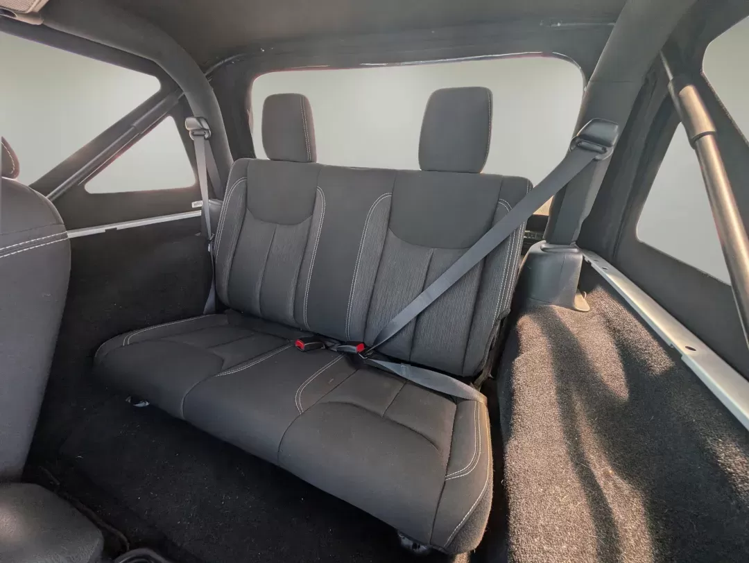 2015 Bright White Clearcoat /Black Jeep Wrangler Rubicon (1C4BJWCG4FL) with an Regular Unleaded V-6 3.6 L/220 engine, 5-Speed Automatic w/OD transmission, located at 1430 Gateway Drive, Opelika, AL, 36801, (334) 239-0944, 32.637871, -85.409790 - 2015 Jeep Wrangler Rubicon - Photo#10