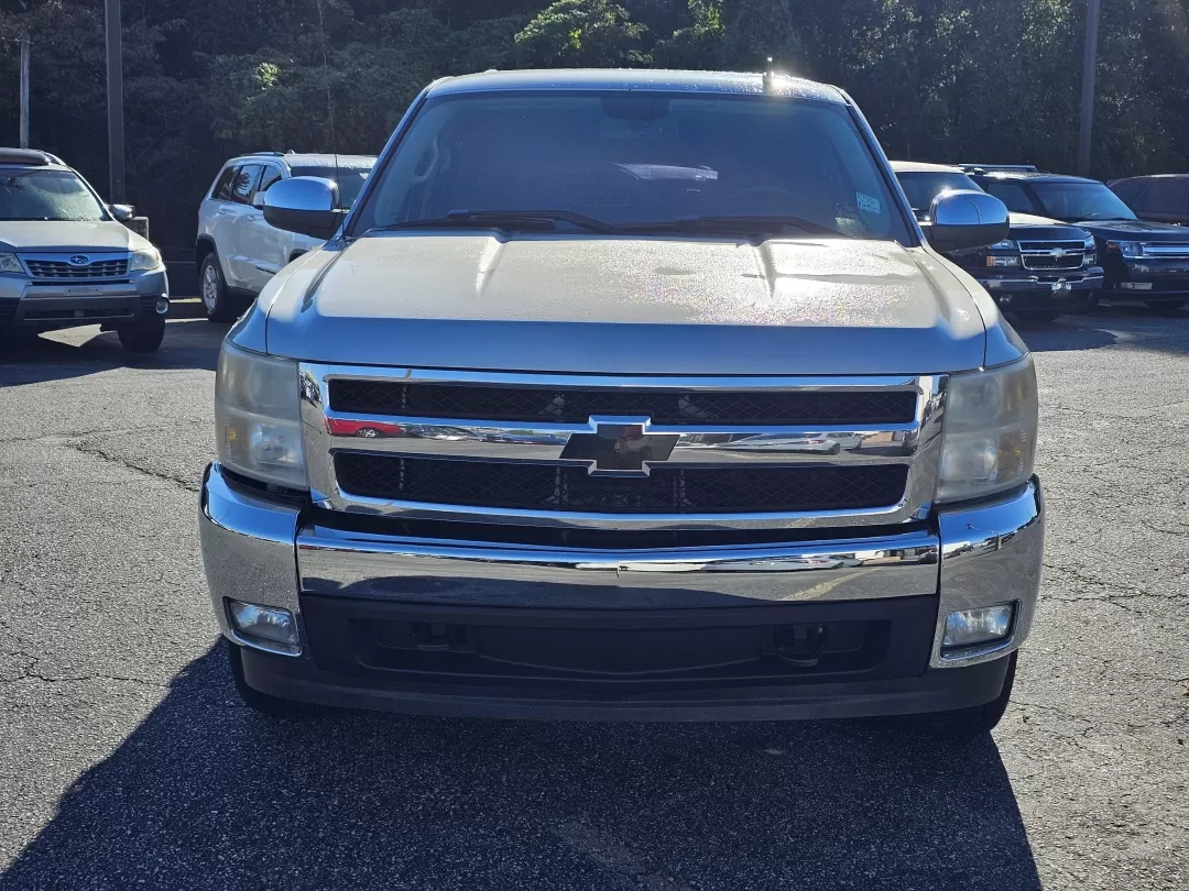 2011 /Ebony Chevrolet Silverado 1500 LT (3GCPCSE09BG) with an Other engine, located at 3959 U.S. 80 W, Phenix City, AL, 36870, (334) 297-4885, 32.469296, -85.135185 - **Discover Your Next Adventure with This 2011 Chevrolet Silverado 1500 LT Crew Cab at Gils Auto!**<br /> <br /> Are you ready to elevate your lifestyle and embark on unforgettable journeys? Look no further than this stunning 2011 Chevrolet Silverado 1500 LT Crew Cab pickup truck, boasting a perfect - Photo#1