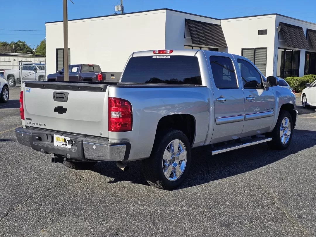 2011 /Ebony Chevrolet Silverado 1500 LT (3GCPCSE09BG) with an Other engine, located at 3959 U.S. 80 W, Phenix City, AL, 36870, (334) 297-4885, 32.469296, -85.135185 - **Discover Your Next Adventure with This 2011 Chevrolet Silverado 1500 LT Crew Cab at Gils Auto!**<br /> <br /> Are you ready to elevate your lifestyle and embark on unforgettable journeys? Look no further than this stunning 2011 Chevrolet Silverado 1500 LT Crew Cab pickup truck, boasting a perfect - Photo#4