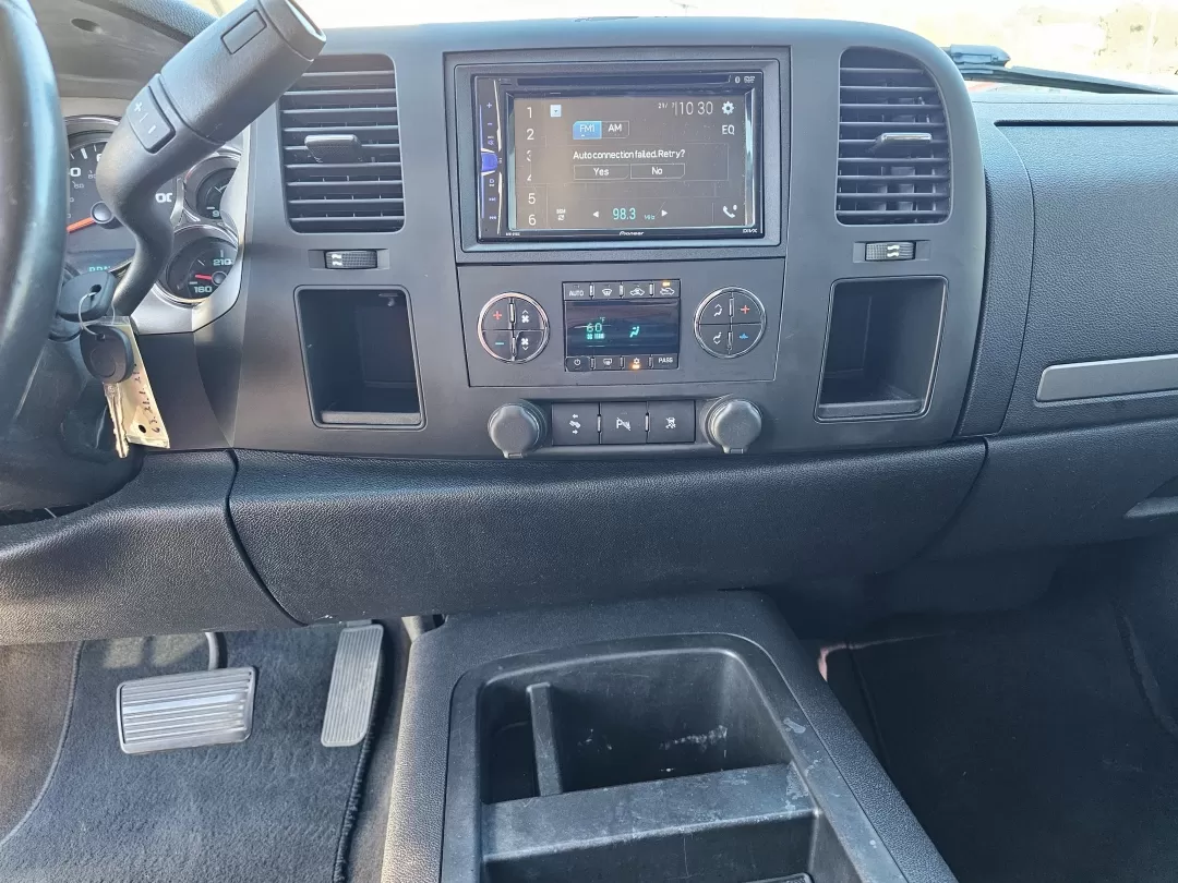 2011 /Ebony Chevrolet Silverado 1500 LT (3GCPCSE09BG) with an Other engine, located at 3959 U.S. 80 W, Phenix City, AL, 36870, (334) 297-4885, 32.469296, -85.135185 - **Discover Your Next Adventure with This 2011 Chevrolet Silverado 1500 LT Crew Cab at Gils Auto!**<br /> <br /> Are you ready to elevate your lifestyle and embark on unforgettable journeys? Look no further than this stunning 2011 Chevrolet Silverado 1500 LT Crew Cab pickup truck, boasting a perfect - Photo#12
