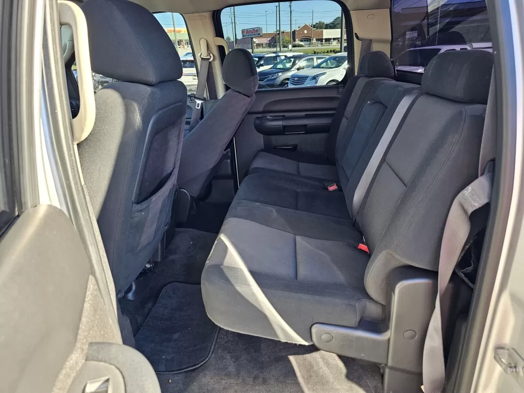 2011 /Ebony Chevrolet Silverado 1500 LT (3GCPCSE09BG) with an Other engine, located at 3959 U.S. 80 W, Phenix City, AL, 36870, (334) 297-4885, 32.469296, -85.135185 - **Discover Your Next Adventure with This 2011 Chevrolet Silverado 1500 LT Crew Cab at Gils Auto!**<br /> <br /> Are you ready to elevate your lifestyle and embark on unforgettable journeys? Look no further than this stunning 2011 Chevrolet Silverado 1500 LT Crew Cab pickup truck, boasting a perfect - Photo#14