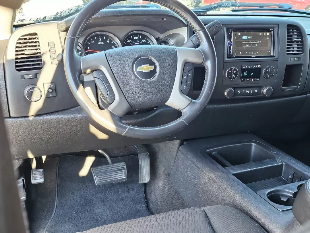 2011 /Ebony Chevrolet Silverado 1500 LT (3GCPCSE09BG) with an Other engine, located at 3959 U.S. 80 W, Phenix City, AL, 36870, (334) 297-4885, 32.469296, -85.135185 - **Discover Your Next Adventure with This 2011 Chevrolet Silverado 1500 LT Crew Cab at Gils Auto!**<br /> <br /> Are you ready to elevate your lifestyle and embark on unforgettable journeys? Look no further than this stunning 2011 Chevrolet Silverado 1500 LT Crew Cab pickup truck, boasting a perfect - Photo#15