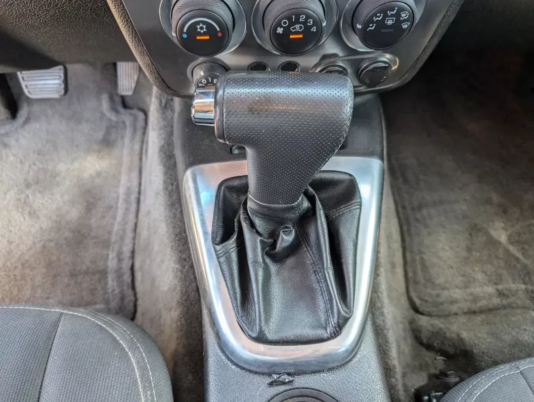 2008 /Ebony Hummer H3 SUV (5GTEN13E288) with an Gas 5 3.7L/223 engine, 4-Speed Automatic w/OD transmission, located at 7000 Northlake Connector, Columbus, GA, 31904, (706) 987-8085, 32.524975, -84.978134 - 2008 Hummer H3 SUV - Photo#12